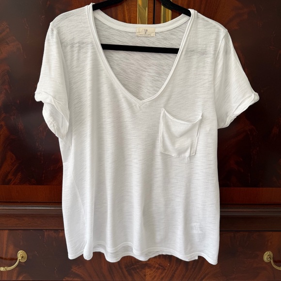 Anthropologie T.La Lars Classic V-Neck Tee - Picture 14 of 17